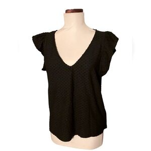 NWT J. Crew Black Textured Blouse Size Medium
V-neck Ruffled Cap Sleeve Gift